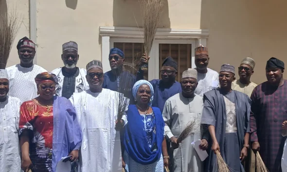 Fintiri’s Cabinet Swings Behind Him as 22 Commissioners, Advisers Dump PDP for APC