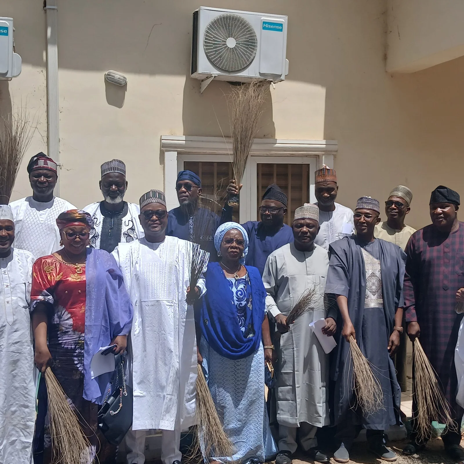 Fintiri’s Cabinet Swings Behind Him as 22 Commissioners, Advisers Dump PDP for APC